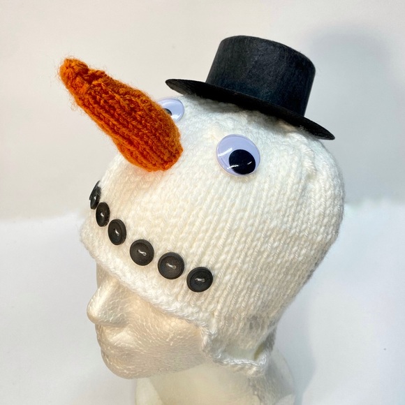NWT Hand Knit Childs Snowman Hat with Googly Eyes and Top Hat Size 3-10 Years - Picture 5 of 9